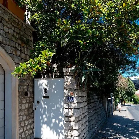 Magnolia Art Ντουμπρόβνικ