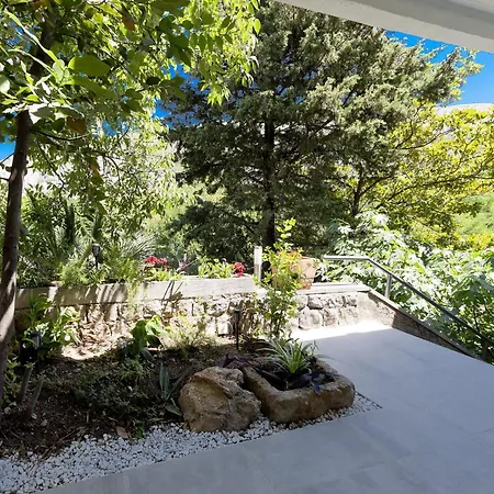 Magnolia Art Apartment